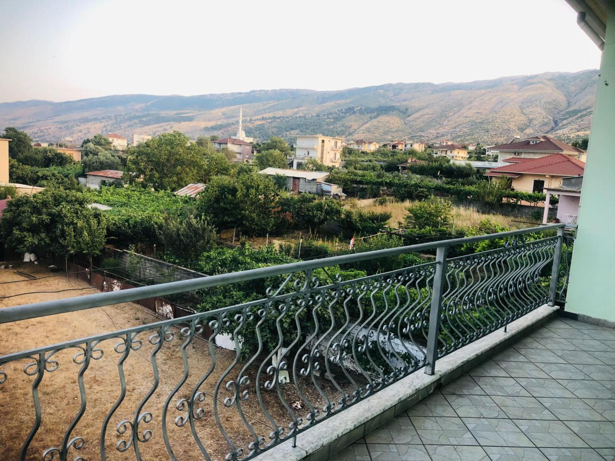 Villa Orhan Lazarat Gjirokaster Exterior photo