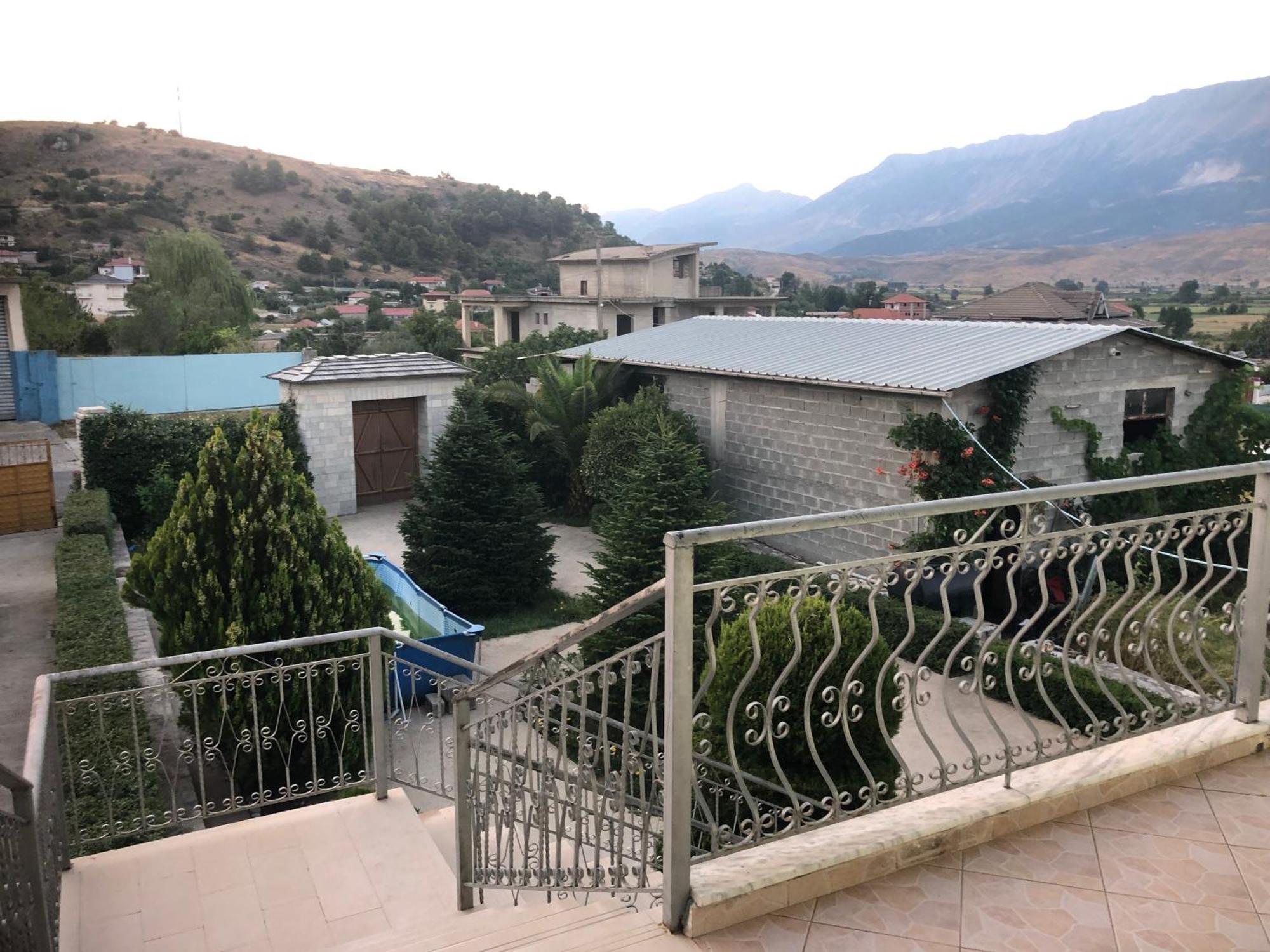 Villa Orhan Lazarat Gjirokaster Exterior photo